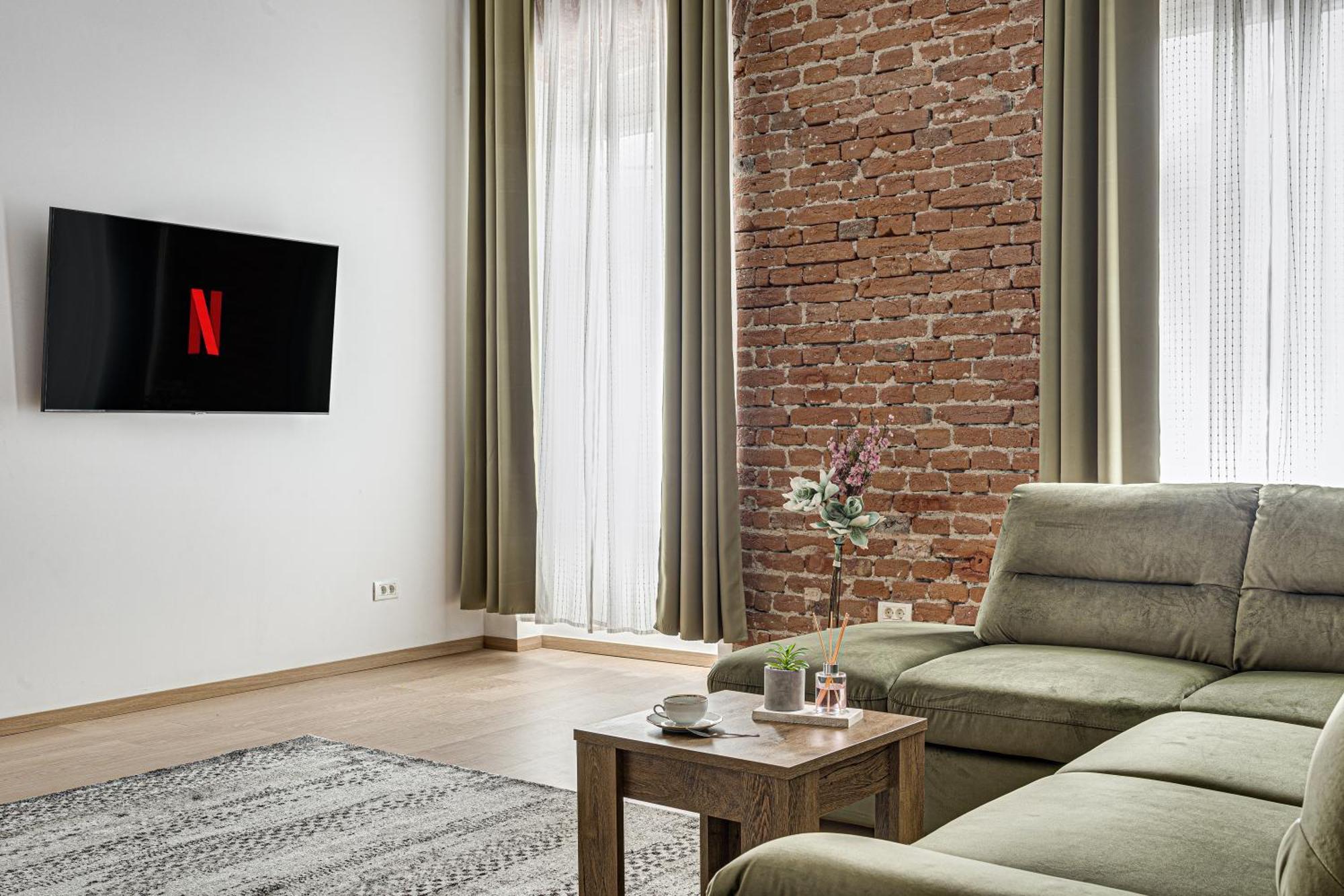 Ari Central Grand Apartments - Luxurious Stay Арад Экстерьер фото